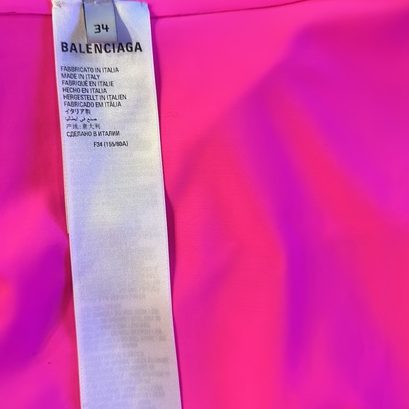 BALENCIAGA Cut-Out Asymmetrical Strap One-Shoulder Tank Top - Picture 10 of 10